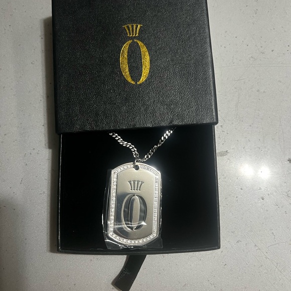 18KT Gold $ Silver $119 Hera Hero Dog Tag Diamond Necklace & Pendant - Picture 5 of 12